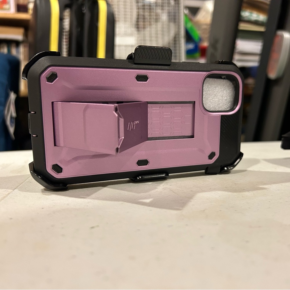 New In Box Phone case - Picture 5 of 5